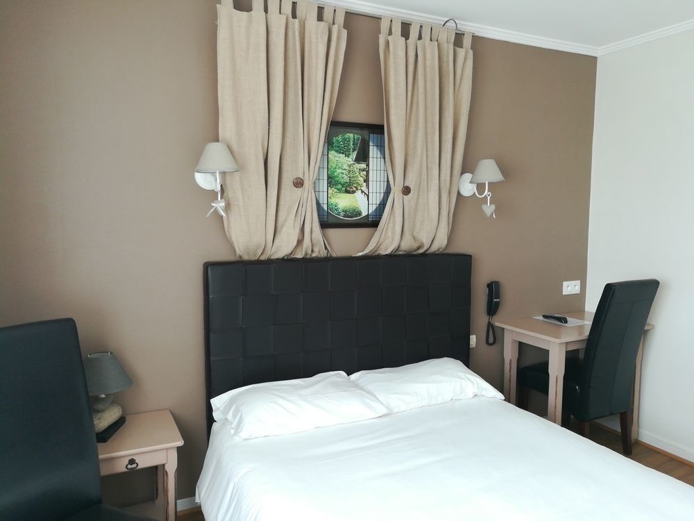 Contact Hotel Du Relais Thouars Exterior photo