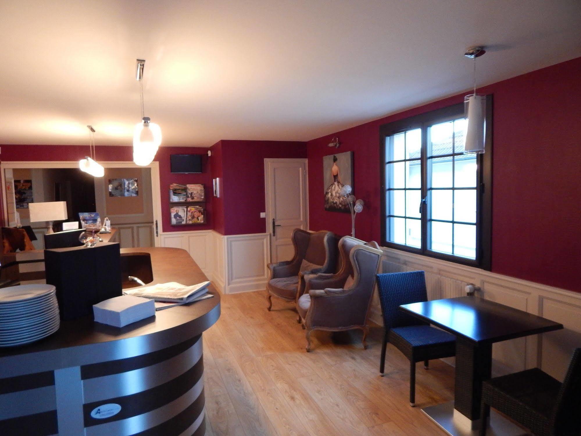 Contact Hotel Du Relais Thouars Exterior photo