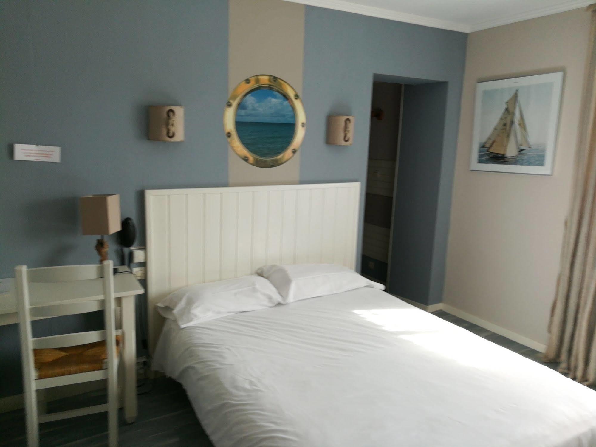 Contact Hotel Du Relais Thouars Exterior photo