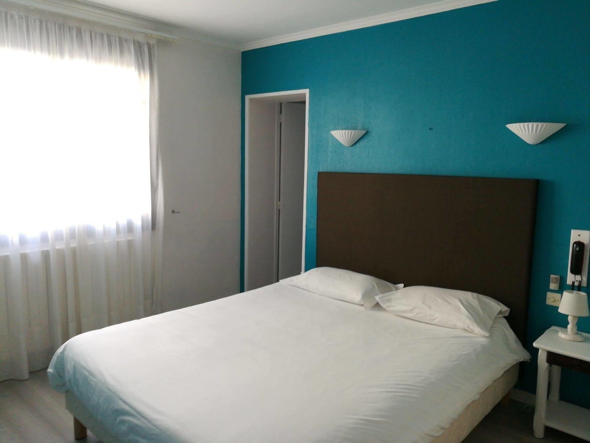Contact Hotel Du Relais Thouars Exterior photo